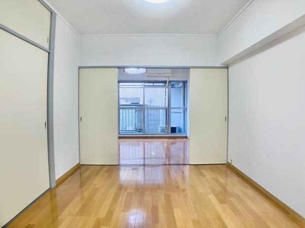 居室・リビング　こちらのリビングで趣味の時間をお楽しみください