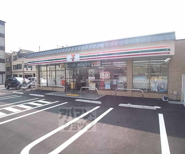 コンビニ　セブンイレブン西院春日通六角店（コンビニ）まで91m