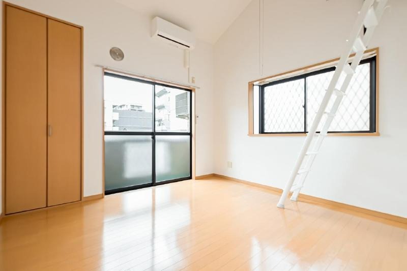 居室・リビング　日当たりのいい明るいお部屋です