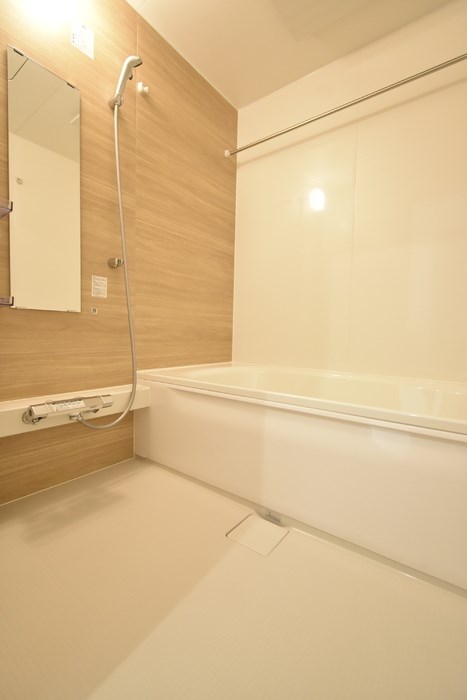 バス・シャワールーム　一坪風呂でゆっくりとくつろげます♪