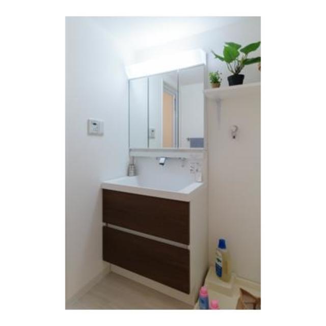 洗面設備　※写真は同タイプ住戸です。
