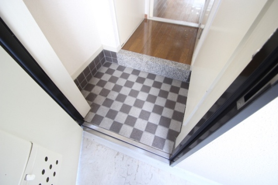 玄関　※別部屋の写真です