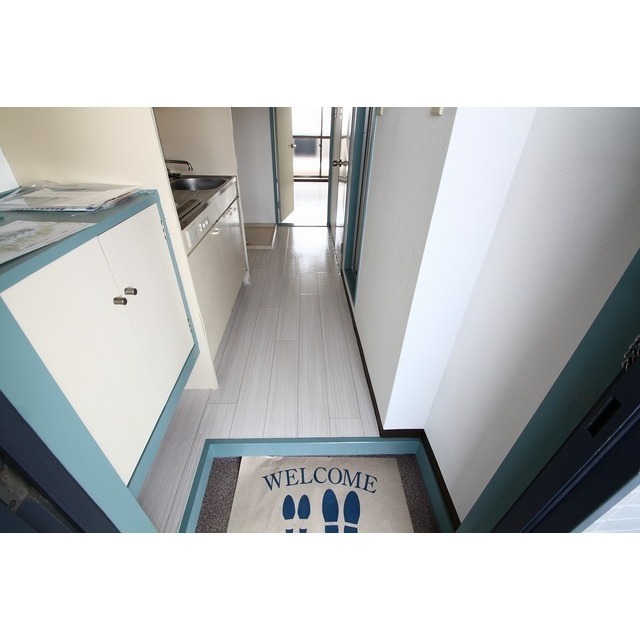 玄関　下駄箱あり