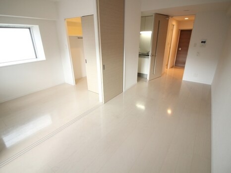 居室・リビング　明るいリビング