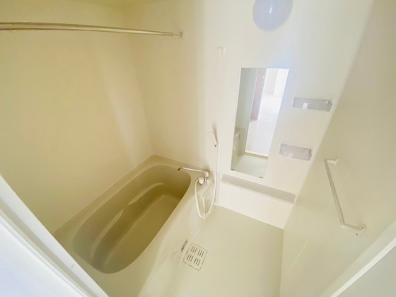 バス・シャワールーム　※別部屋の写真です