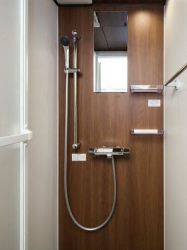 バス・シャワールーム　※反転タイプの写真を使用しています。