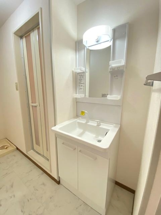 洗面設備　別部屋写真です。