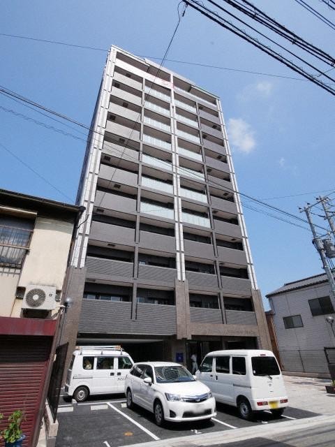 駐車場　建物外観