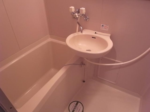 バス・シャワールーム　お風呂です