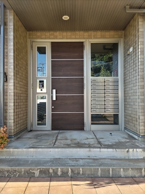エントランス　オートロック対応のアパートです