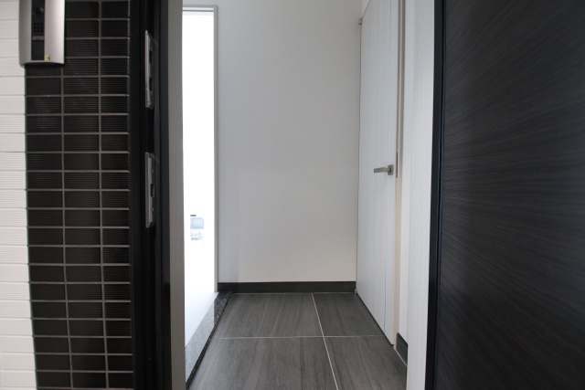玄関　※別室の参考写真の為、現況優先です。