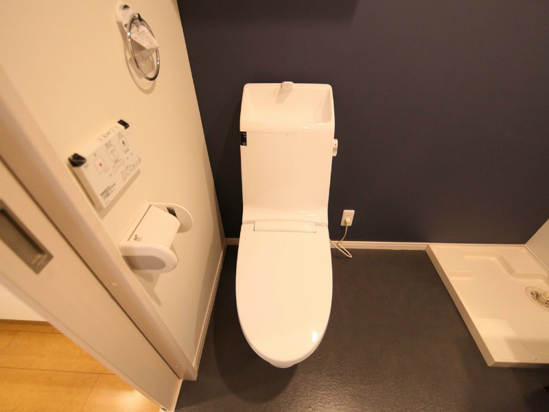 トイレ　温水洗浄暖房便座付トイレ