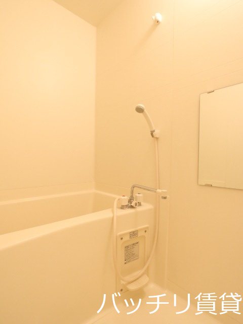バス・シャワールーム　画像は同型タイプの為現状を優先致します。
