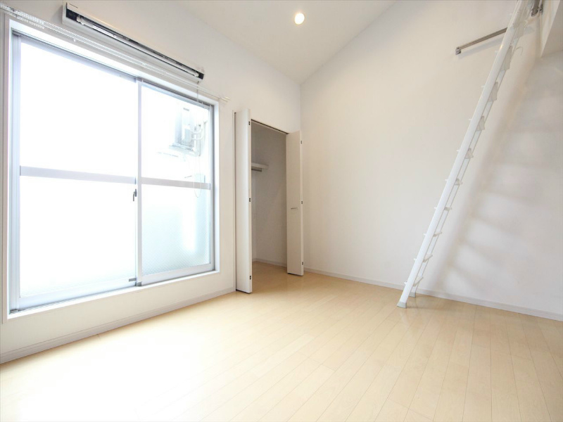 その他設備　洋室9.7帖　ロフト6.7帖　エアコン