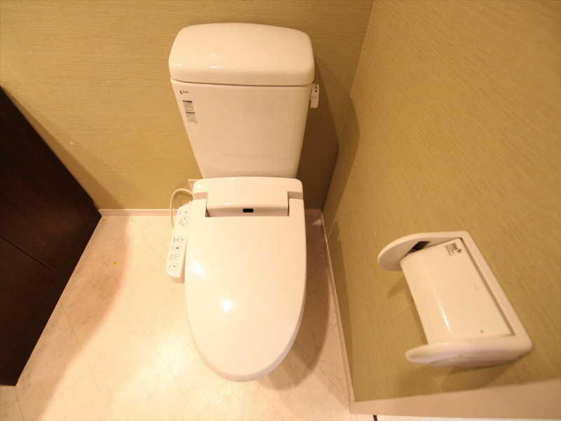 トイレ　温水洗浄暖房便座付トイレ