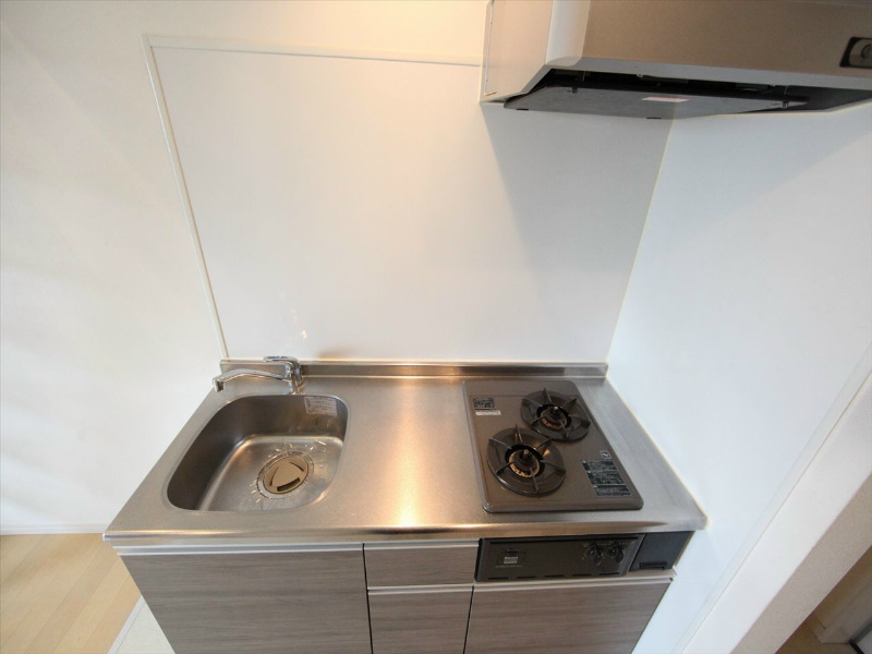 キッチン　システムキッチン（ガス2口）冷蔵庫・レンジ等ご用意できます