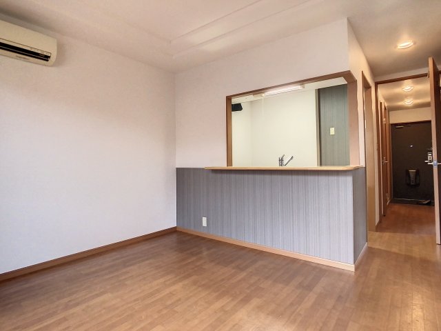 居室・リビング　掲載写真は同型モデルを掲載しており実際のお部屋と仕様等が異な