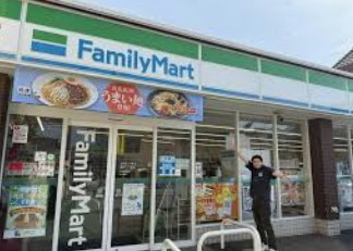 コンビニ　ファミリーマート原町二丁目店（コンビニ）まで203m