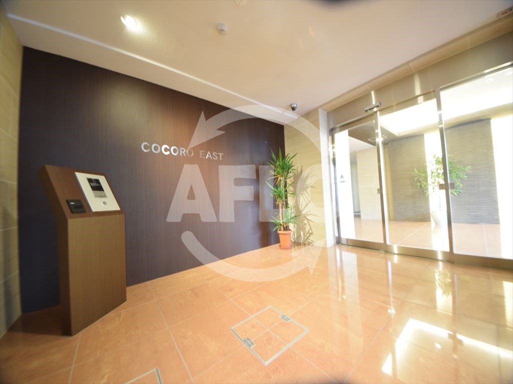 エントランス　COCORO-EAST　エントランス