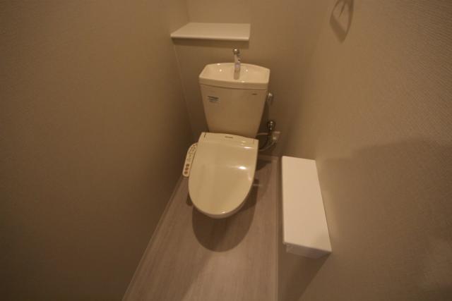 トイレ　※同タイプ部屋の写真です。