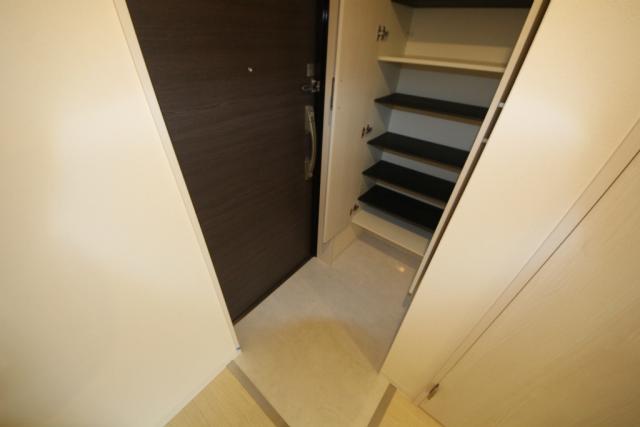 玄関　※同タイプ部屋の写真です。