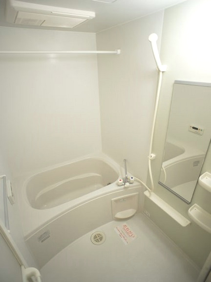 バス・シャワールーム　ゆったり過ごせるお風呂です♪