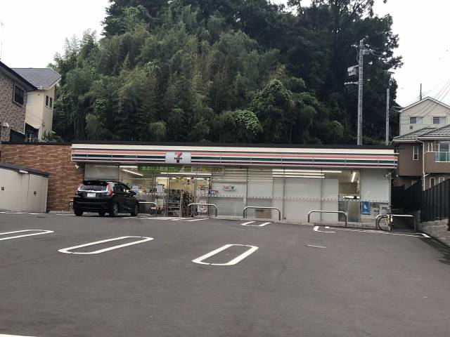 コンビニ　セブンイレブン（コンビニ）まで1128m