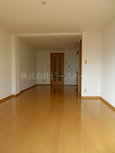 居室・リビング　※別号室参考写真