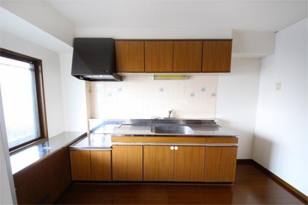 キッチン　同間取り別部屋