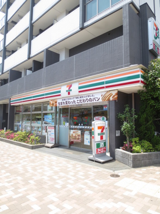 コンビニ　セブンイレブン東雲1丁目店（コンビニ）まで210m