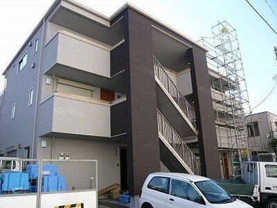 建物外観　外観タイル張りです