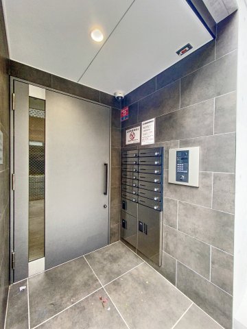 エントランス　エントランス