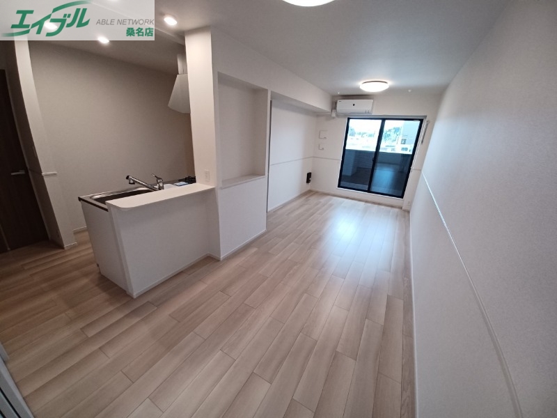 居室・リビング　同型参考写真です