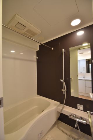 バス・シャワールーム　バスルーム