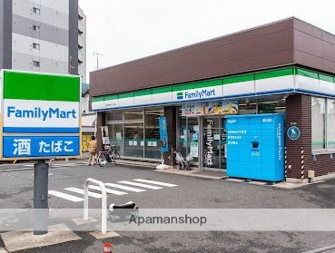コンビニ　ファミリーマート世田谷若林一丁目店（コンビニ）まで177m