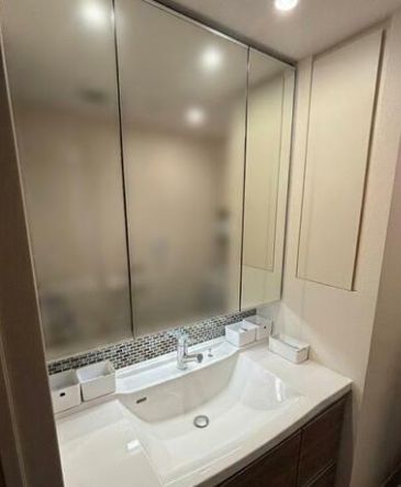 洗面設備　使いやすい独立洗面台です