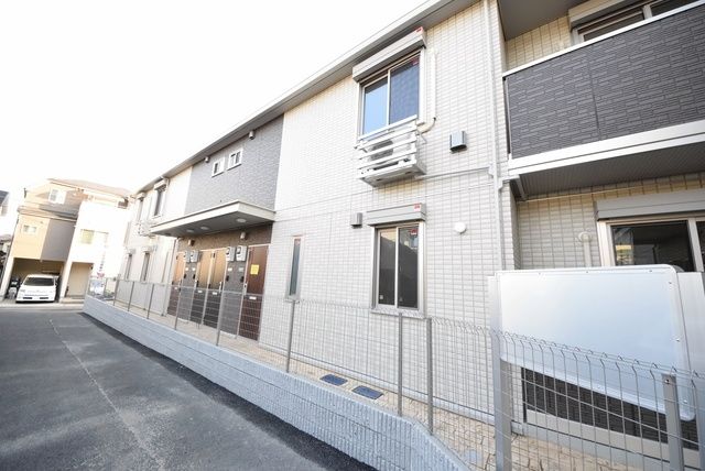 エントランス　玄関前にスペースあり