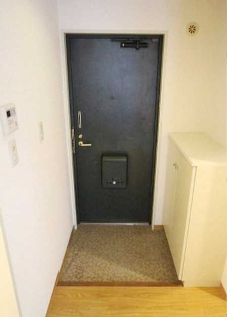 玄関　別部屋同仕様タイプ