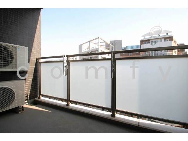 バルコニー　大きなバルコニー