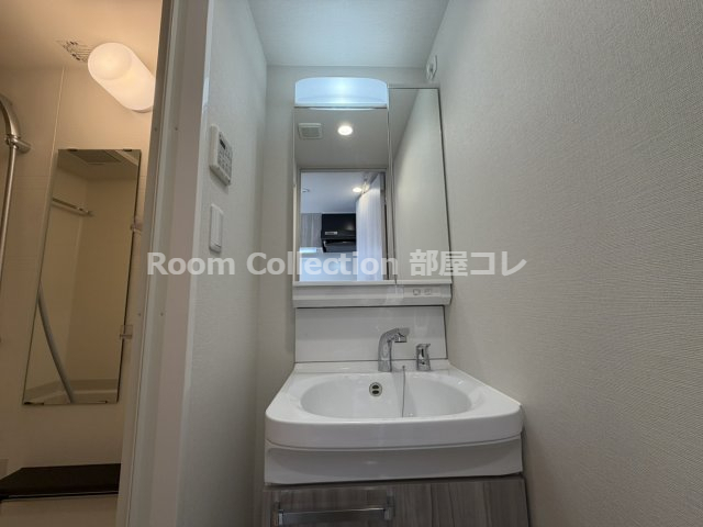 洗面設備　同シリーズイメージ写真 反転色違い 現況と異なる場合現況優先