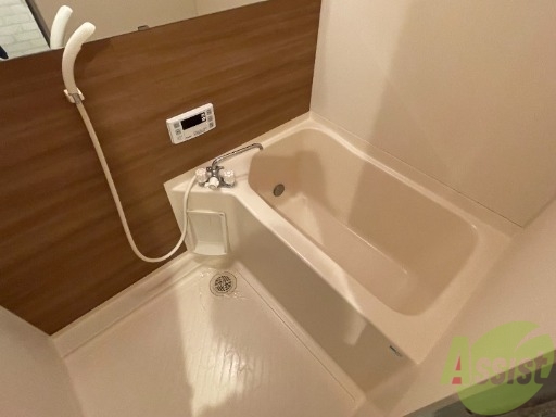 バス・シャワールーム　追い焚き機能付きなので、半身浴も気持ちよくできますね。