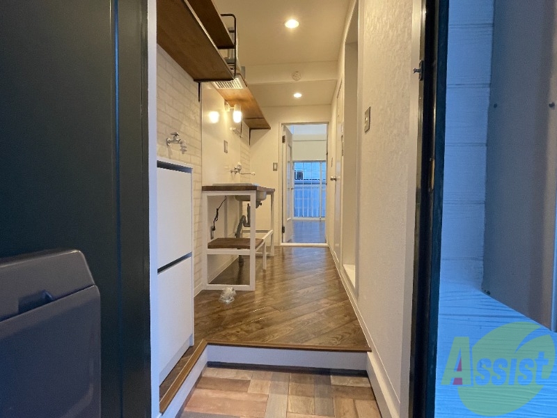 玄関　玄関から撮影してみました。開放感がありますね。