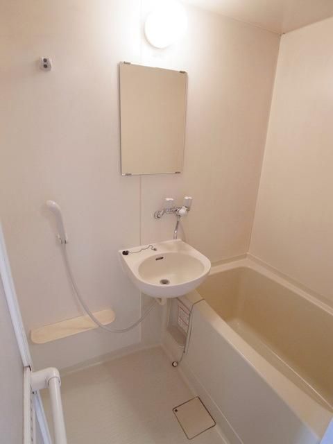 バス・シャワールーム　★もちろんバス・トイレ別★