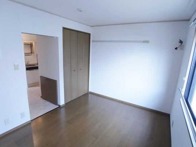 居室・リビング　★室内はフローリング★