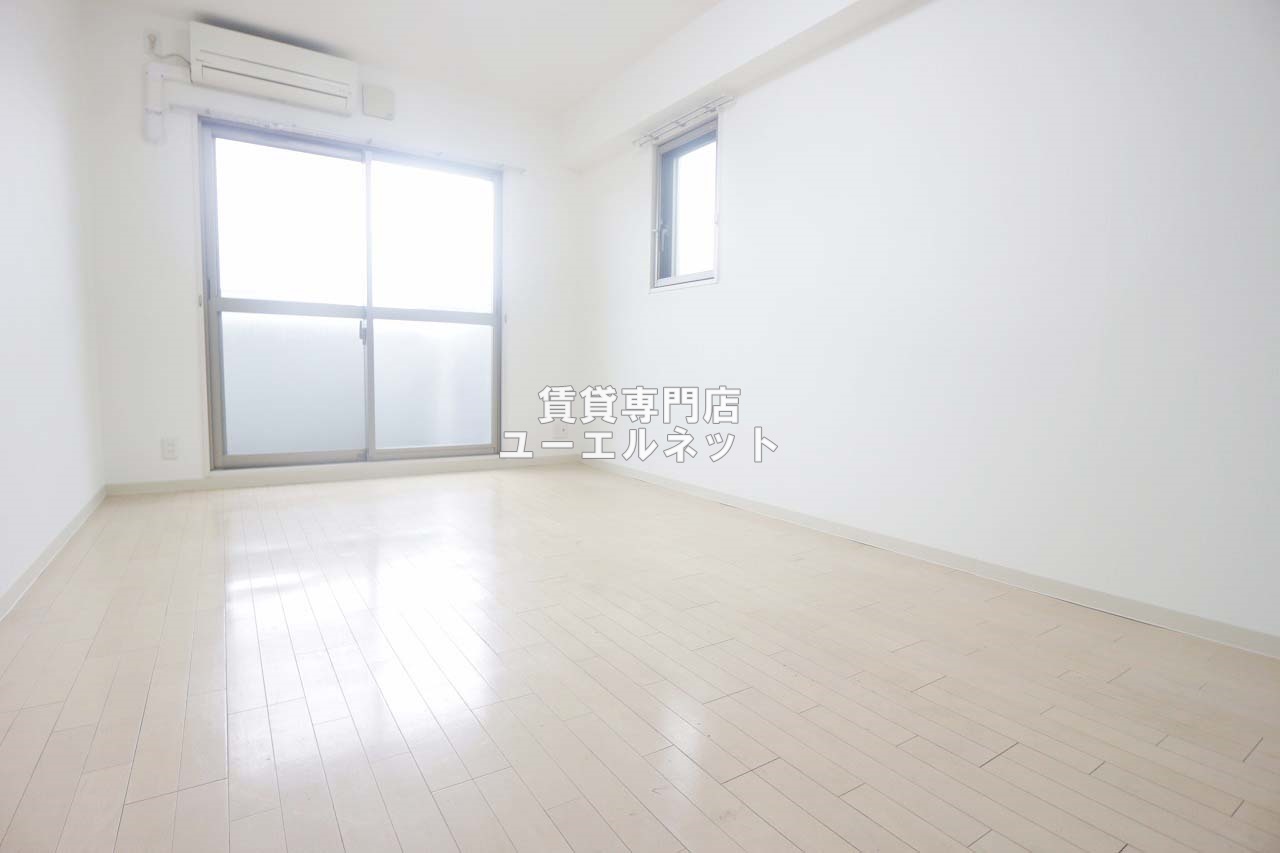 居室・リビング　ゆったりとくつろげる、落ち着きのある居室空間です