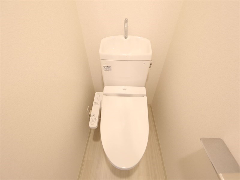 トイレ　温水洗浄暖房便座付トイレ