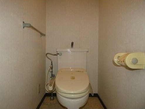 トイレ　原状回復工事前になります