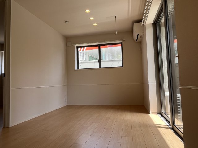 居室・リビング　同建物別室参考写真