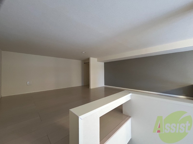 その他部屋・スペース　６．４帖のロフトです。階段タイプなので、上がるのも楽ですね。