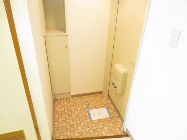 玄関　※７０１号室の写真です